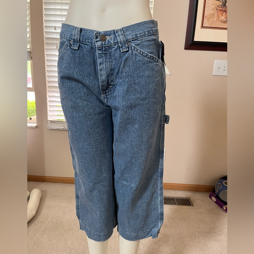 NWT Women’s Capri Pants by Lee - Sz. 4